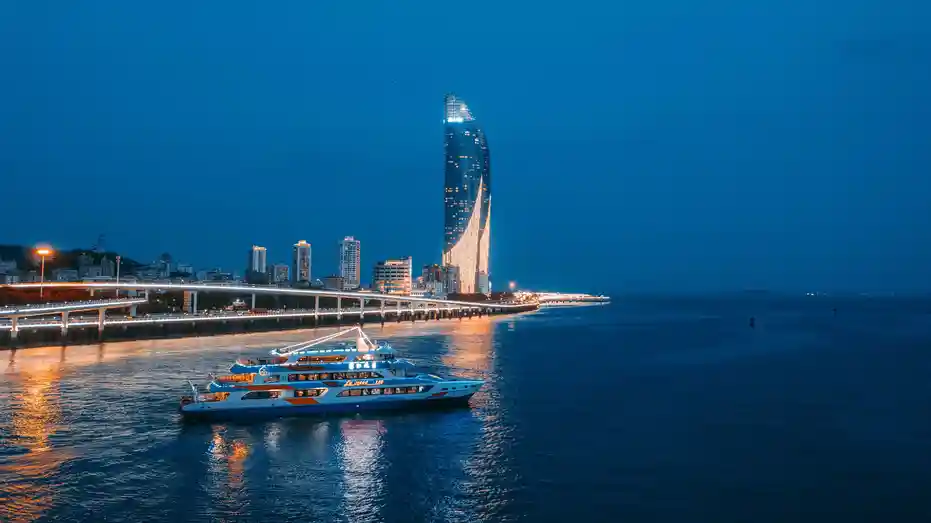 How to Enjoy the Xiamen Night Cruise on Lujiang River – Complete Guide